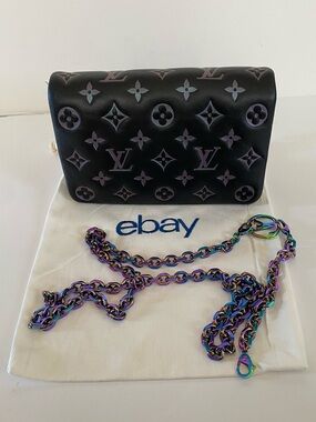 Louis Vuitton coussin pochette